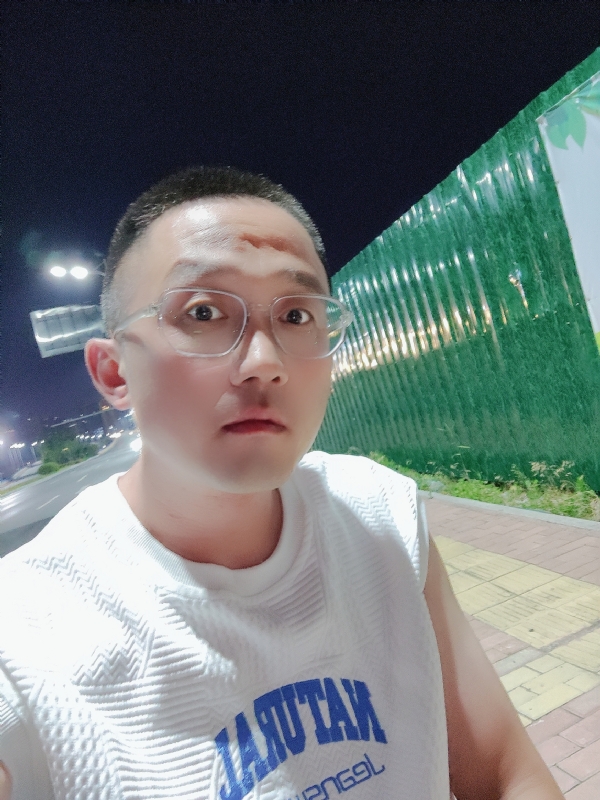 清风烈酒的第一张照片--阜阳残疾人相亲网